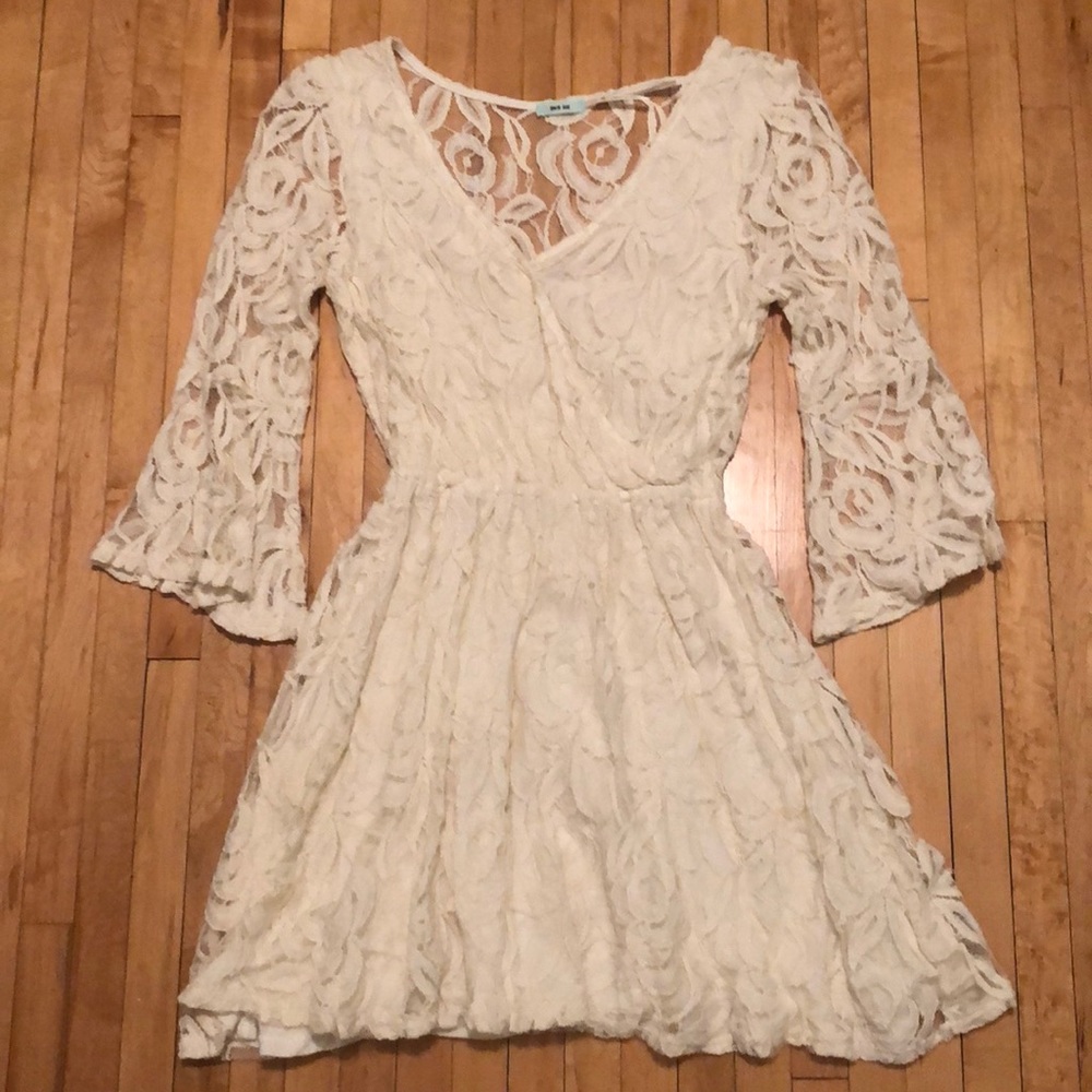 Cream/white lace floral dress